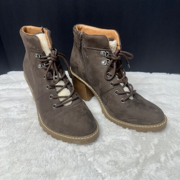 Universal Threads Chunky Heel Boots Woman's 9.5 - Picture 12 of 12